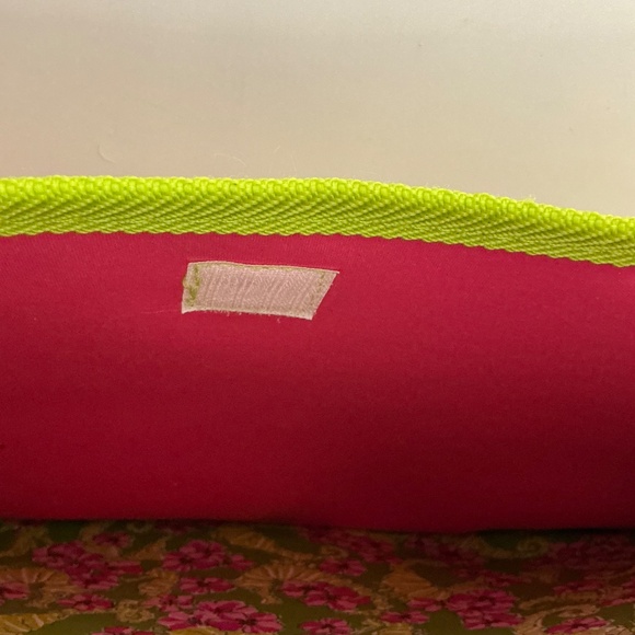 Lilly Pulitzer Floral Seahorse floater lime/pink padded computer.laptop bag - Picture 4 of 5